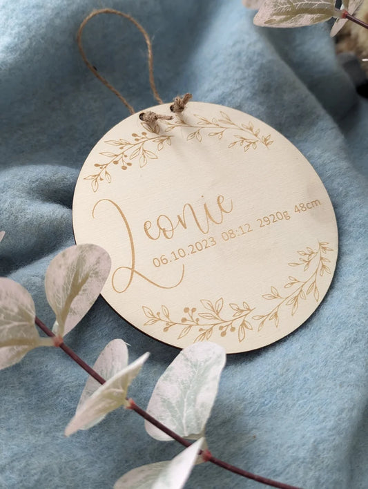Personalisiertes Holzschild zur Geburt - mit Name, Datum, Uhrzeit, Gewicht & Größe