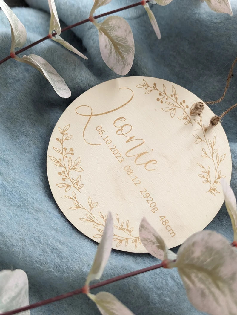 Personalisiertes Holzschild zur Geburt - mit Name, Datum, Uhrzeit, Gewicht & Größe