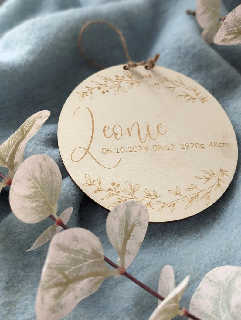 Personalisiertes Holzschild zur Geburt - mit Name, Datum, Uhrzeit, Gewicht & Größe