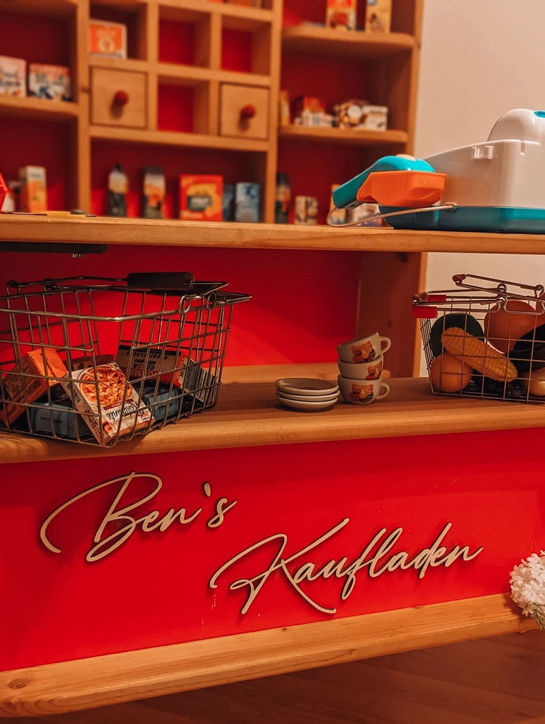 Personalisierter Holz-Schriftzug - für Kinderzimmer, Regale, Kaufladen oder Matschküche