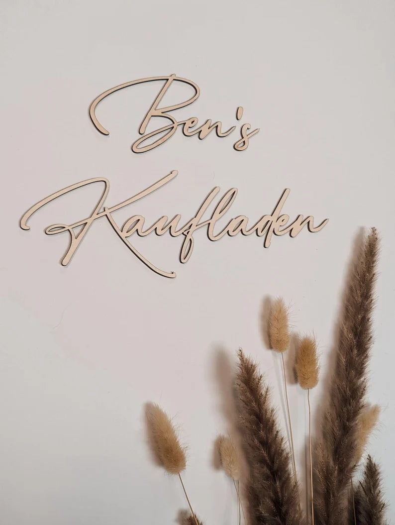 Personalisierter Holz-Schriftzug - für Kinderzimmer, Regale, Kaufladen oder Matschküche